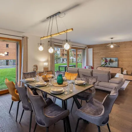 Moderne Avec 3 Chambres, Terrasse, Garage Et Services Inclus A - Fr-1-569-131 Apartment