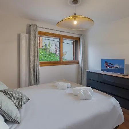 Moderne Avec 3 Chambres, Terrasse, Garage Et Services Inclus A - Fr-1-569-131 *