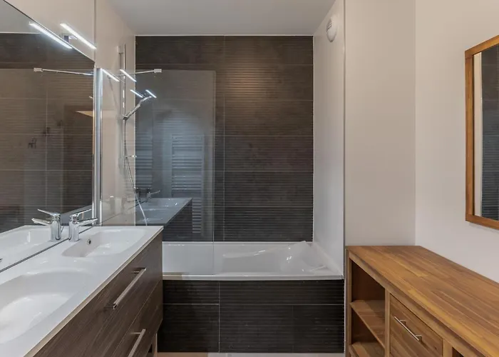 Appartement Moderne 3 à Avec Garage - Fr-1-569-131 *